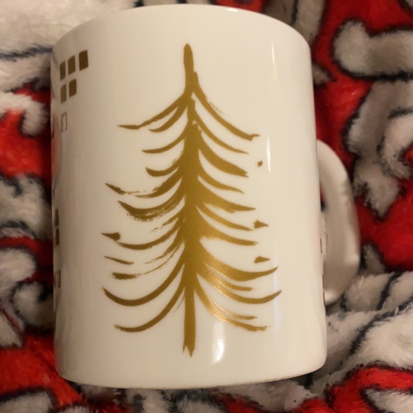 Starbucks seasonal Holiday Mug! - Picture 3 of 8